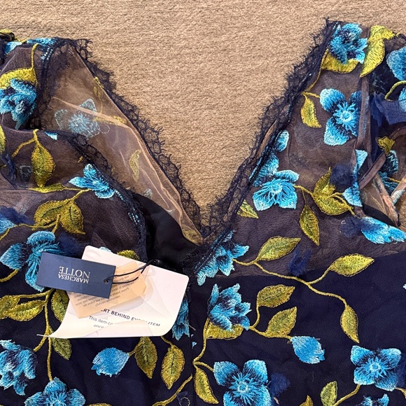 Elegant Floral Embroidered Mini Dress Marchesa Notte - Picture 4 of 6